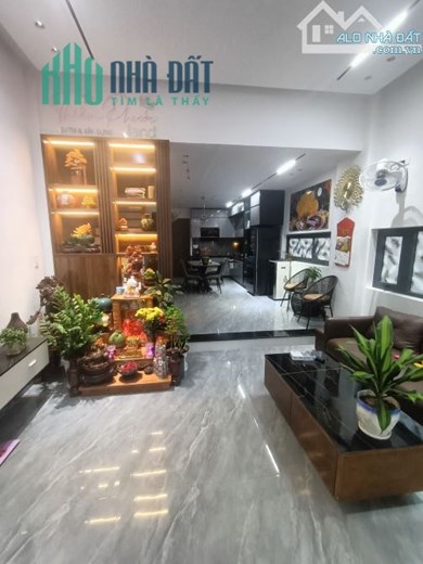Bán Nhà Góc 2 Mặt Tiền Đinh Liệt P. Ghềnh Ráng Quy Nhơn , 72m2 , 3 Tầng , Giá 6 Tỷ 800Tr