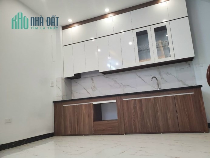 Siêu phẩm nhà đẹp Phan Đình Giót ngõ to ô tô đậu cửa 5 tầng mới đẹp nhỉnh 4 tỷ.