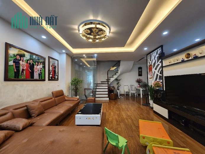 Bán nhà Phân Lô Cầu Giấy -DT 89m x MT 6.3m Nhỉnh 15 tỷ - Ô Tô Tránh-Kinh doanh - VP