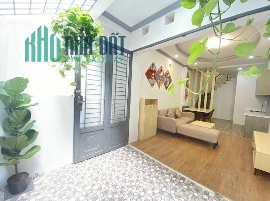 Nhà đẹp Ngang 3x13-hẻm 3m- 2 tấm -2 phòng Ngũ -2wc có 3 tỷ xx Đoàn Văn Bơ Q4