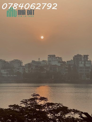 Chính chủ cần cho thuê nhà riêng mặt phố, vỉa hè rộng, nhìn ra hồ.