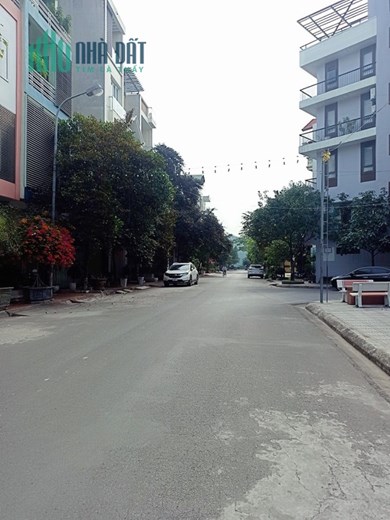 Bán nhà mặt đường Bến Láng - Lê Hồng Phong, 60m 3 tầng GIÁ 6 tỉ vị trí đẹp