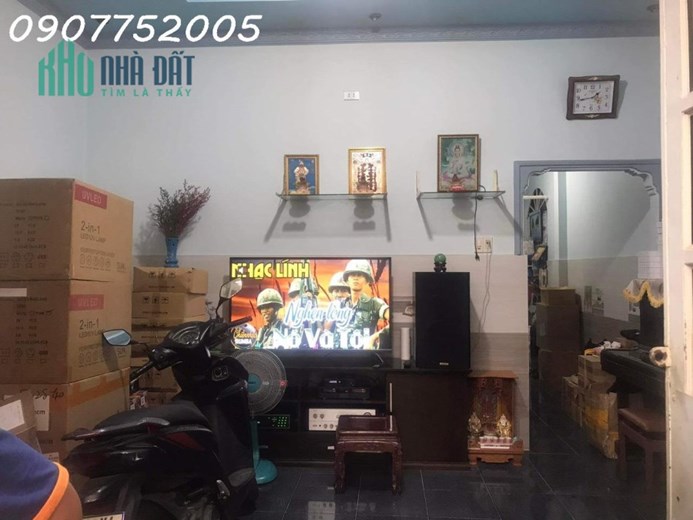 NHÀ ĐẸP Ở NGAY LÃ XUÂN OI - 80M2 - CHỈ 3TY8 -HXH