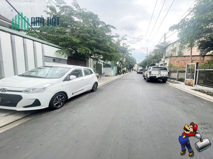 BIỆT THỰ LÔ GÓC 2 MẶT TIỀN ĐƯỜNG 10M NGAY HIỆP THÀNH QUẬN 12 - NGANG 11M, NỞ HẬU, 3 TẦNG, NỘI THẤT