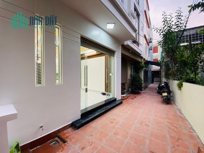 Bán nhà ngõ 229 Miếu Hai Xã, diện tích 50m 3 tầng GIÁ 2.68 tỉ, mới tinh, độc lập
