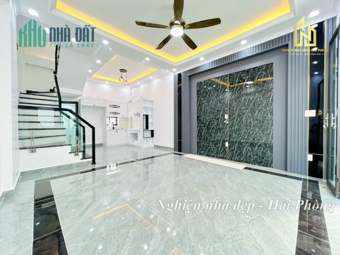 Bán nhà xây mới ngõ 152 Chợ Hàng, diện tích 40m 3 tầng GIÁ 2.6 tỉ, cực đẹp