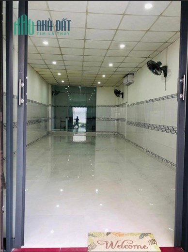 Cho thuê nhà 2 tầng PHẠM VĂN NGHỊ tầng 1 trống suốt, có cửa gương