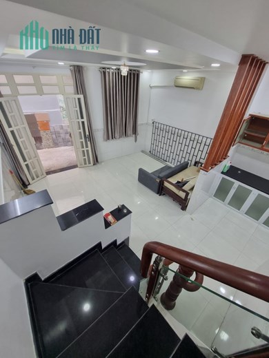 Bán nhà đường Thành Thái, phường 14, quận 10, 30m2, giá 4 tỷ 3
