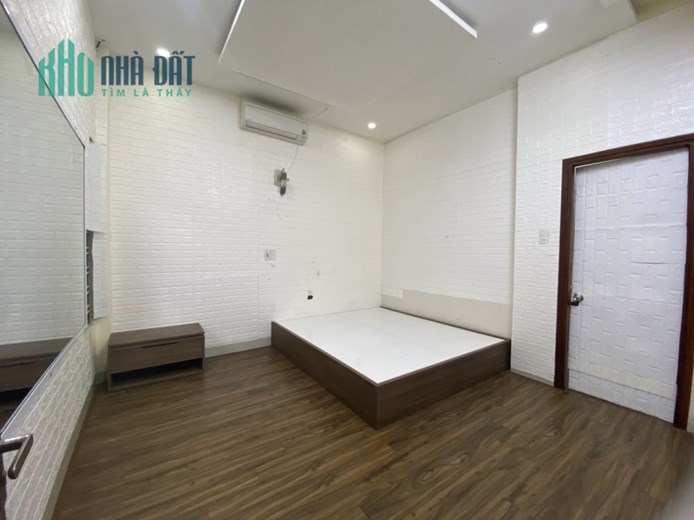 Nhà mặt tiền 4 tầng TRƯNG NỮ VƯƠNG cho thuê
