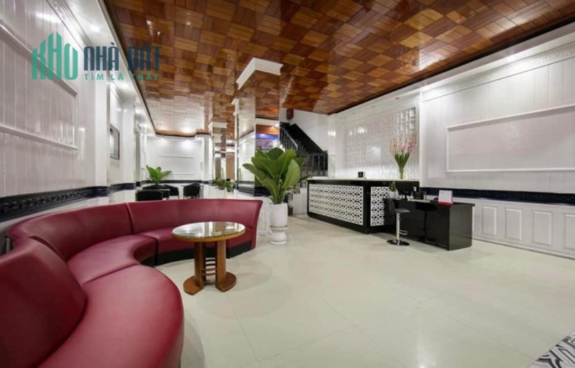 Bán Khách sạn mặt phố cổ Mã Mây Quận Hoàn Kiếm 220m2x7tầng, dòng tiền 8 tỷ/năm.