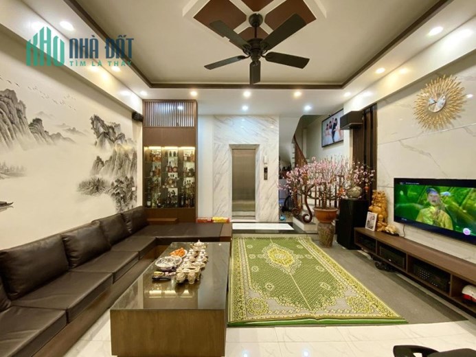 💎 CỰC HIẾM 👉 LÔ GÓC 3 MẶT TIỀN
BÁN NHÀ ĐÊ LA THÀNH - ĐỐNG ĐA 39M 5 TẦNG CHỈ NHỈNH 4 TỶ