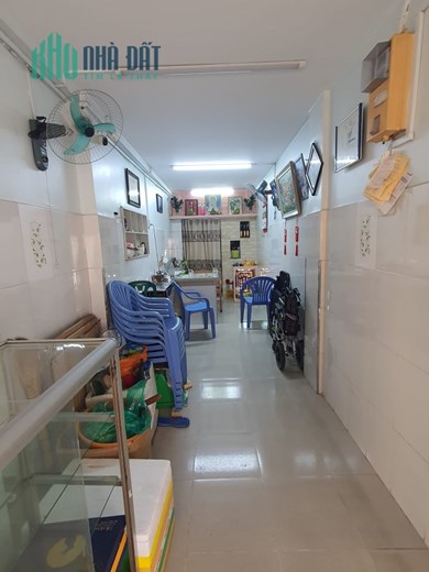 Bán nhà đường Nguyễn Tiểu La, quận 10, 30m2, giá 5 tỷ 2, hẻm xe hơi thông