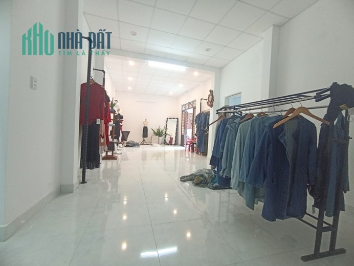 ♪ Lê Duẩn 111m2, Nhà C4 Sạch sẽ, Rẻ Nhất Phố giá chỉ ~20tr/m2, nhỉnh 2  tỷ