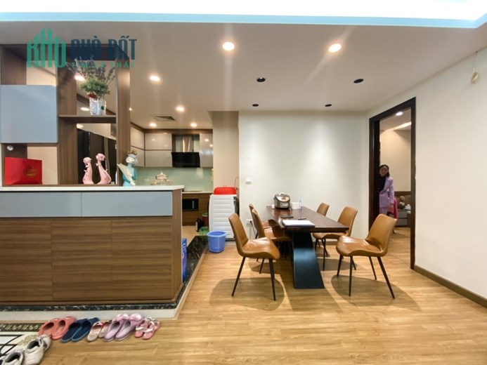 Bán nhà Phố Láng Hạ,căn góc, ngõ nông, rộng, nhà đẹp, 47m, 3PN, 5 tỷ