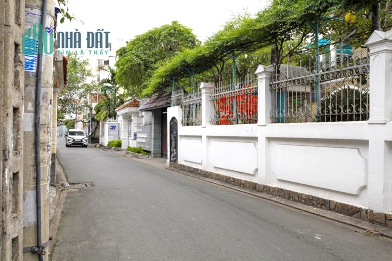 Bán nhà Hẻm Xe Hơi đường Nguyễn Kiệm,Q.Phú Nhuận,DT:27mx17m,KC:1 TRỆT,Giá:42 tỷ