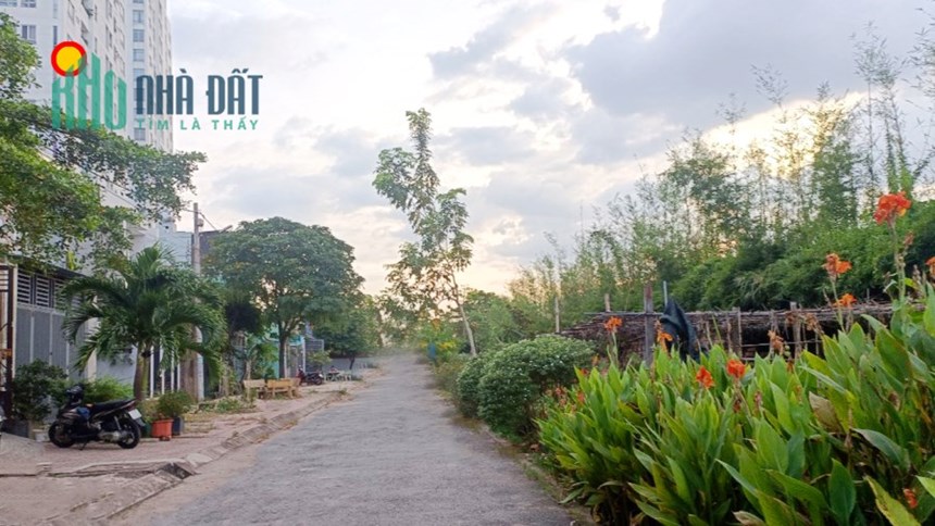 Bán đất View Sông – Linh Đông – Thủ Đức – DT: 100m2 – ngang 5m – đường xe tăng – giá 6.X tỷ.