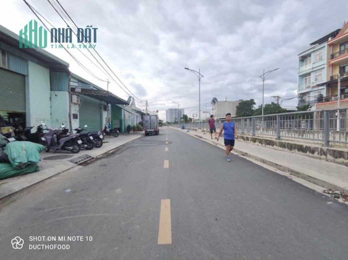 Bán đất tặng nhà xưởng 280m2 mặt tiền TL19 giá tốt, đang cho thuê KD Thạnh Lộc, Quận 12