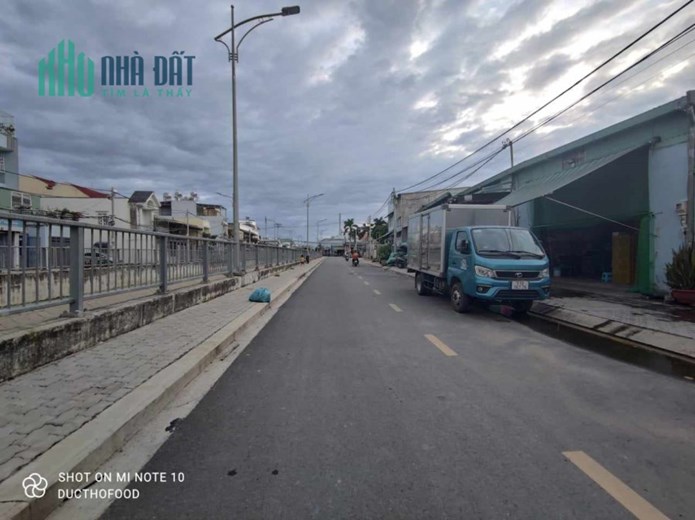 Bán đất tặng nhà xưởng 280m2 mặt tiền TL19 giá tốt, đang cho thuê KD Thạnh Lộc, Quận 12