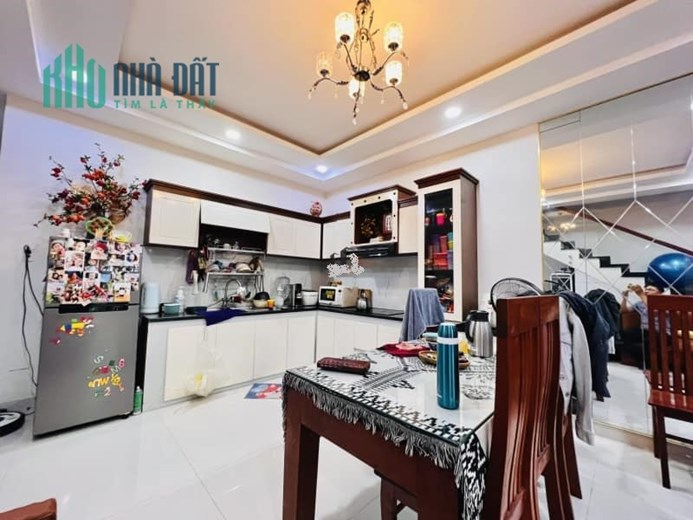 Nhà Bán 480 Nguyễn Thái Sơn 38m2, Hẻm Xe Hơi, Ngang 4.2, Nhỉn 3 Tỷ