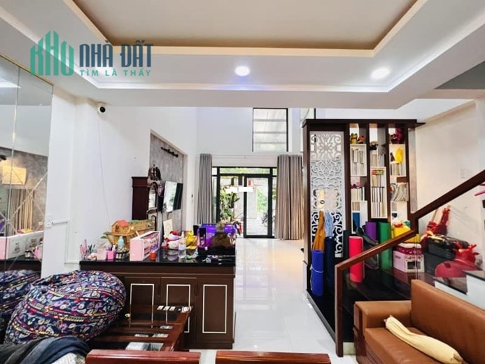 Nhà Bán 480 Nguyễn Thái Sơn 38m2, Hẻm Xe Hơi, Ngang 4.2, Nhỉn 3 Tỷ