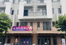 Shophouse độc đáo tại thành phố Từ Sơn chân đế chung cư. 75m xây 4 tầng đường 14,5m.