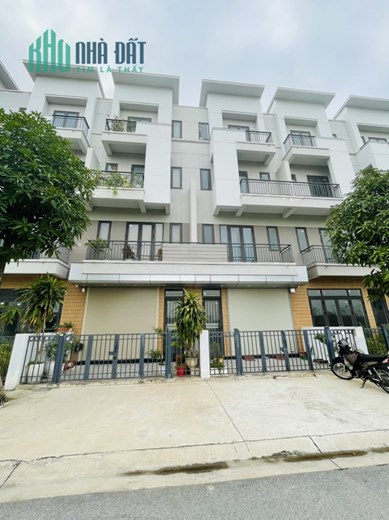 Shophouse độc đáo tại thành phố Từ Sơn chân đế chung cư. 75m xây 4 tầng đường 14,5m.