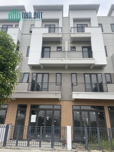 Shophouse độc đáo tại thành phố Từ Sơn chân đế chung cư. 75m xây 4 tầng đường 14,5m.