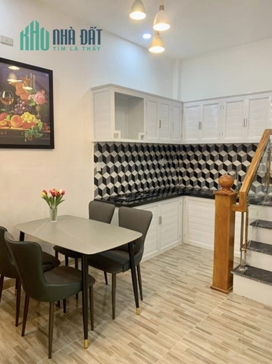 Bán nhà 2 tầng mới sát chợ Đầm , Nha Trang. Giá 2 tỷ 450