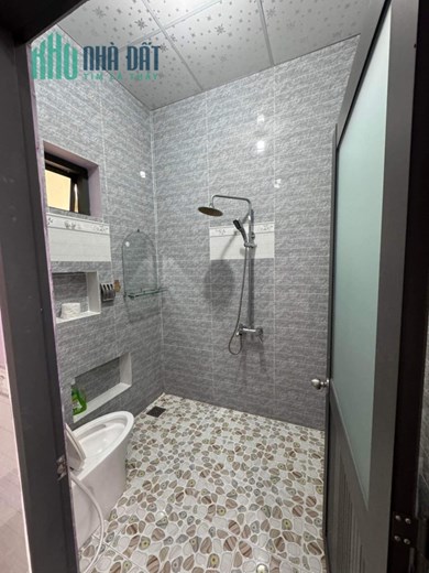 Cho thuê nhà nguyên căn dt 139m2