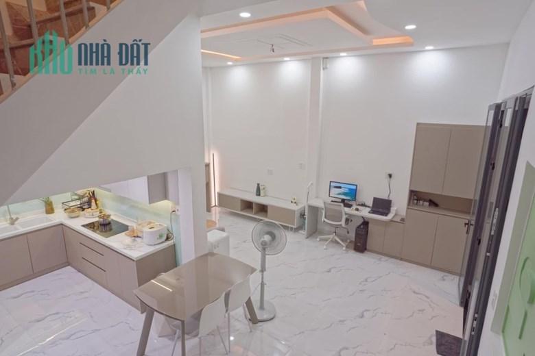 Bán nhà thiết kế đẹp, 3pn, ban công, ngang 6,8m, chỉ 4 tỷ, hoàn công đủ,shr