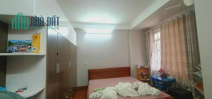 BÁN GẤP NHÀ PHỐ HÀNG THIẾC 22m x 3 tầng,MT 3.5 giá 2.95 tỷ