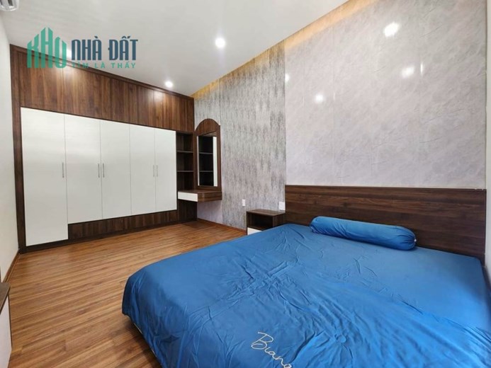 Nhà Lô góc, đường Bùi Thị Xuân, cách Trần Hưng Đạo 100m, ngay Euro Villa 1