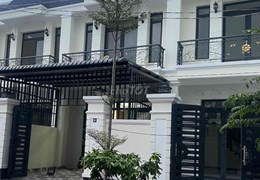 Bán gấp nhà mặt phố 100m2 gần KCN Cầu Tràm, Huyện Cần Đước, Long An.