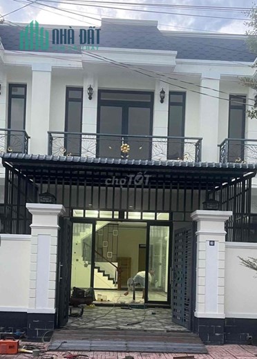 Bán gấp nhà mặt phố 100m2 gần KCN Cầu Tràm, Huyện Cần Đước, Long An.