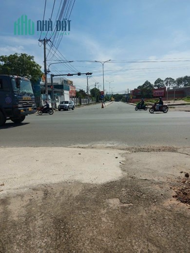 Cần bán đất 3 mặt tiền tại Phú Chánh Tân Uyên Bình Dương