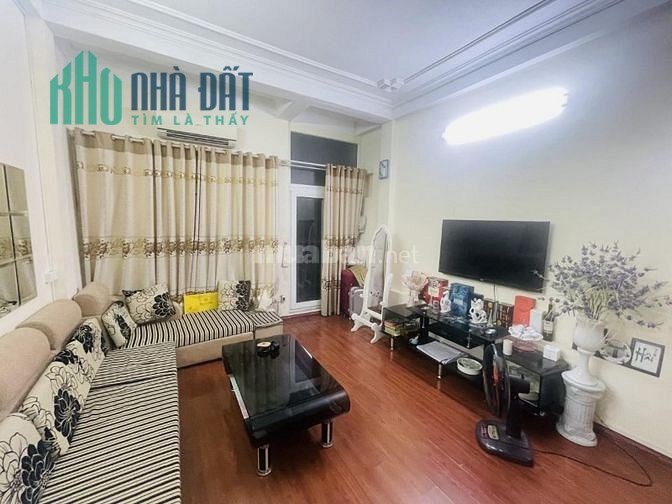Bán nhà ngõ Quan Thổ 3, phố Tôn Đức Thắng, Đống Đa; 28m2x5T; MT 3,8m; 3,95tỷ; 0912176276