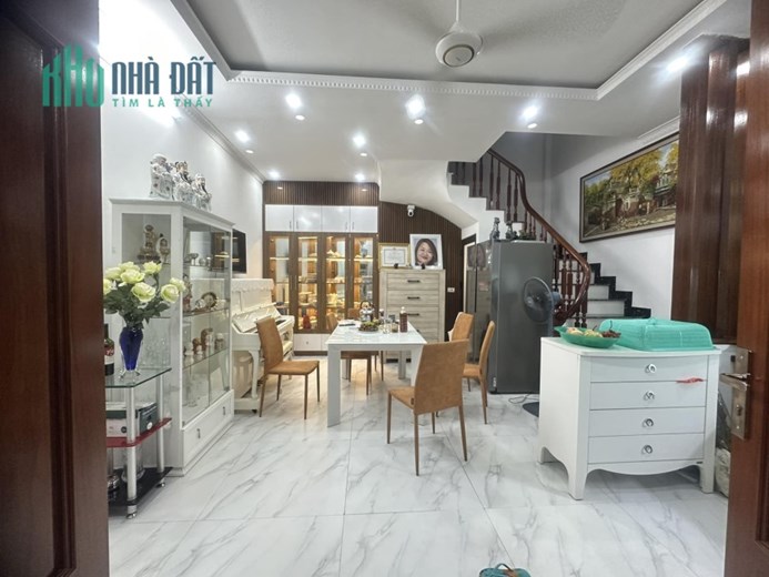 Thuỵ Khuê thông Võng Thị - Nhà mới full Nội thất ở ngay đón Tết 2024 - Ngõ trước nhà rộng 3m, đánh