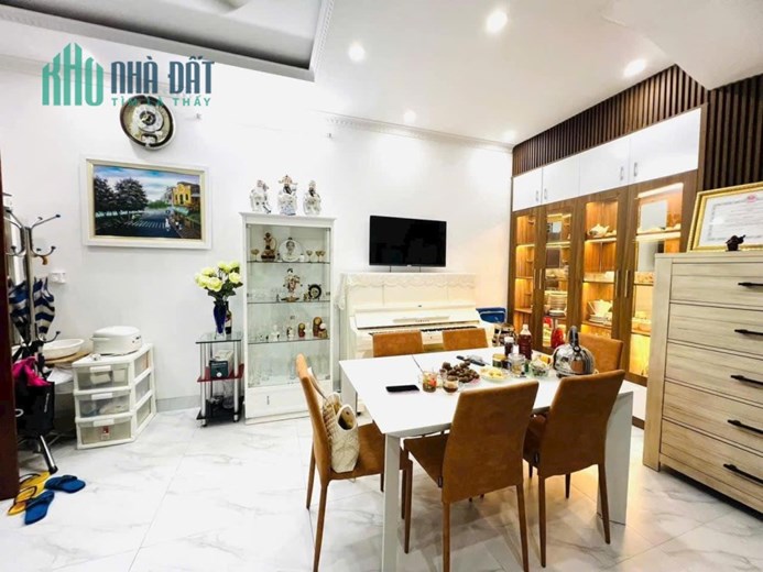 Thuỵ Khuê thông Võng Thị - Nhà mới full Nội thất ở ngay đón Tết 2024 - Ngõ trước nhà rộng 3m, đánh