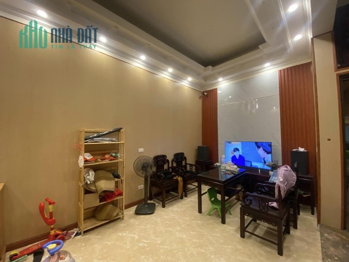 Nhà Đẹp ở ngay,Khương Hạ, 34m2, 3 tầng, gần phố, kinh doanh, giá 4 tỷ.