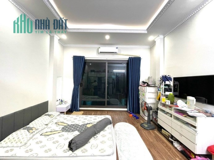 SIÊU PHẨM. Bán nhà Định Công Thượng, Hoàng Mai. 60m2 x 5T. MT 4m. Nhà đẹp. Full nội thất. 7 tỷ.