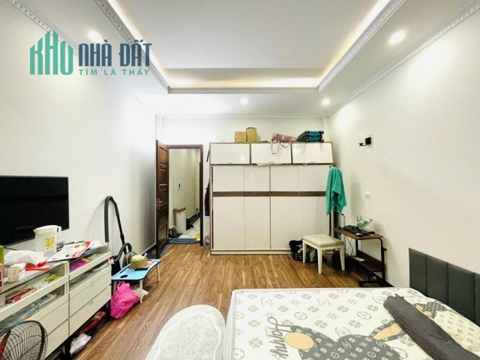 SIÊU PHẨM. Bán nhà Định Công Thượng, Hoàng Mai. 60m2 x 5T. MT 4m. Nhà đẹp. Full nội thất. 7 tỷ.