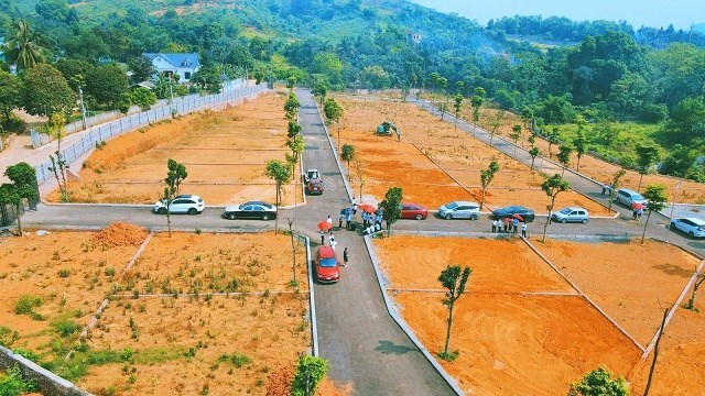 Bán lô đất 160m² cạnh trường tiểu học Đông Xuân mặt tiền 10m cạnh 16m vuông vắn xây biệt thự nhà