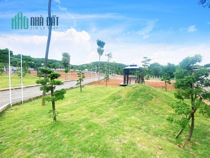 bán gấp  lô đất 160m² cạnh trường tiểu học Đông Xuân mặt tiền 10m cạnh 16m vuông vắn xây biệt thự