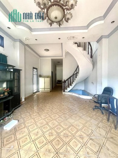 Bán đất tặng CHDV Tân Bình giáp Q10, 124m2 ngang 7.5m, 3 tầng, 6Pn chỉ 60tr/m