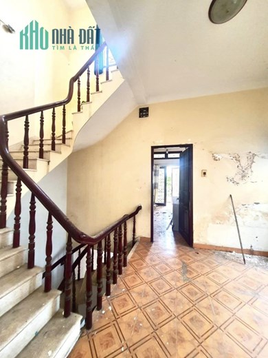 Bán đất tặng CHDV Tân Bình giáp Q10, 124m2 ngang 7.5m, 3 tầng, 6Pn chỉ 60tr/m