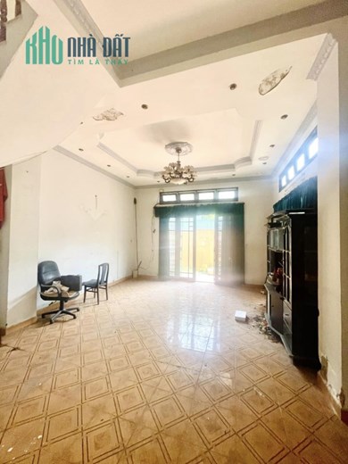 Bán đất tặng CHDV Tân Bình giáp Q10, 124m2 ngang 7.5m, 3 tầng, 6Pn chỉ 60tr/m