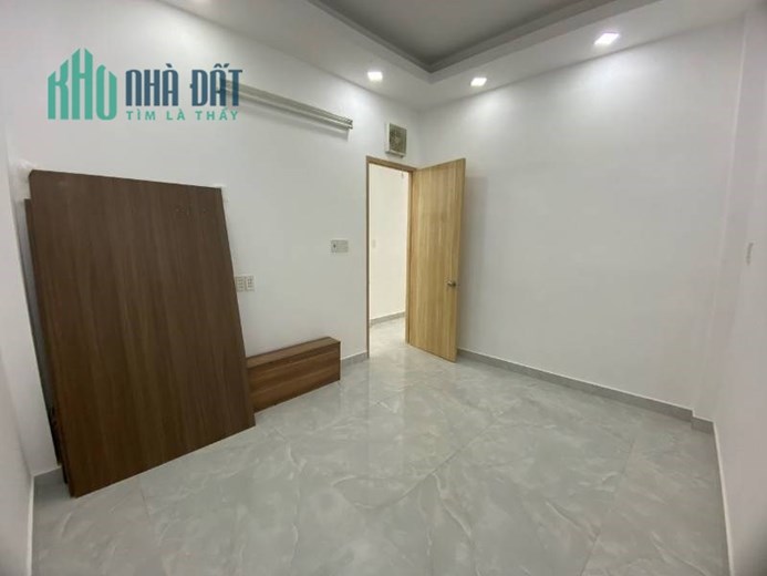 💥 Nhà 4 tầng Mặt tiền sầm uất đường CMT8 - 10 phòng - cho CHDV