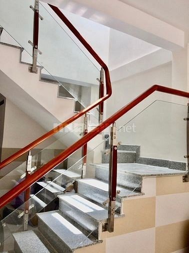 💥 Nhà 3 tầng Hẻm xe hơi Đường CMT8, gần chợ Hòa Hưng