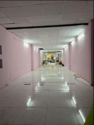 💥 Nhà Mặt tiền gần chợ Bà Quẹo, trệt trống suốt 90m2, 17 triệu