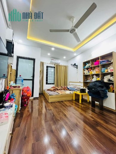 Bán Nhà Trương Định 33m xây 5 tầng ở luôn sát phố 3.3 tỷ